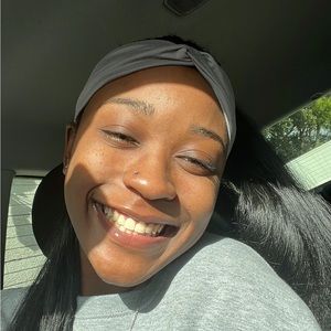 Meet your Posher, Cierra